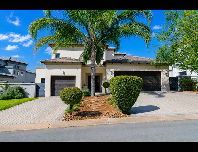 4 BEDROOM GOLF ESTATE FOR SALE IN BLUE VALLEY GOLF ESTATE